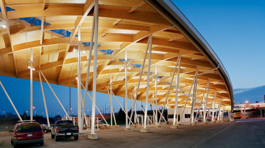 Canadian Plaza at the Peace Bridge Border Crossing - NORR 