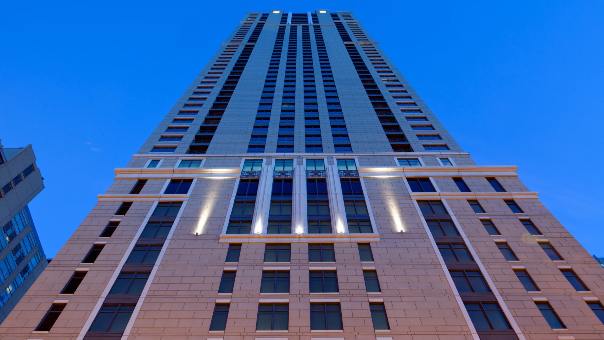exterior view of the river north rental apartments in chicago
