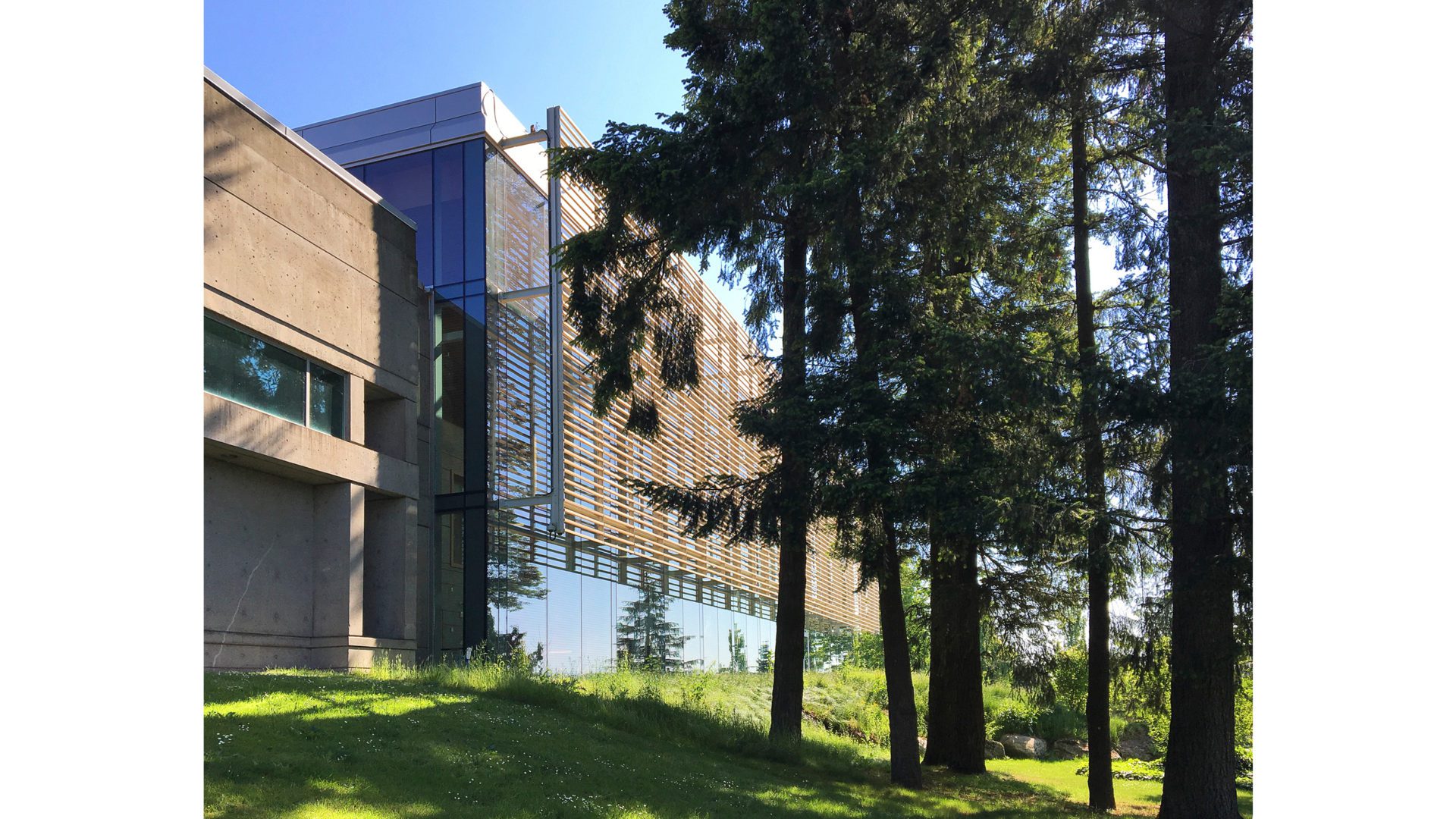 exterior of surrey courthouse addition