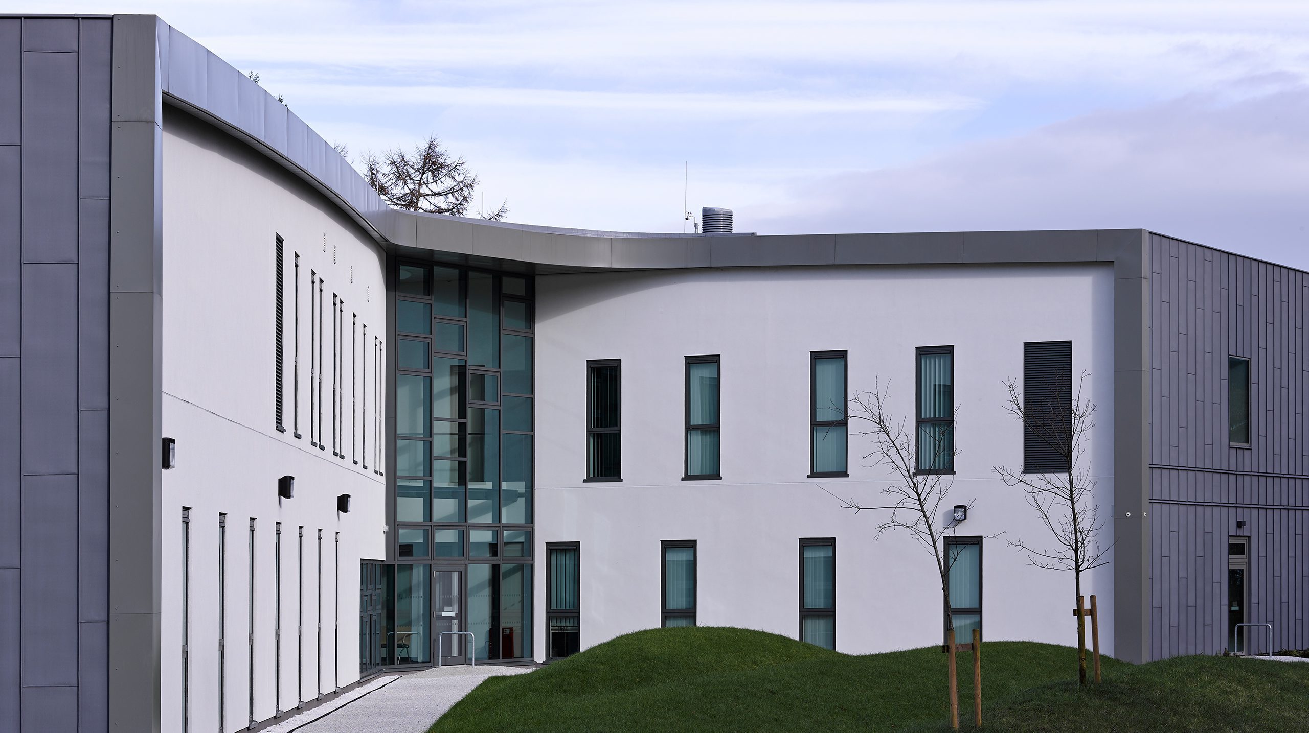 The Vale Centre | Health Care Center Design in Scotland by NORR